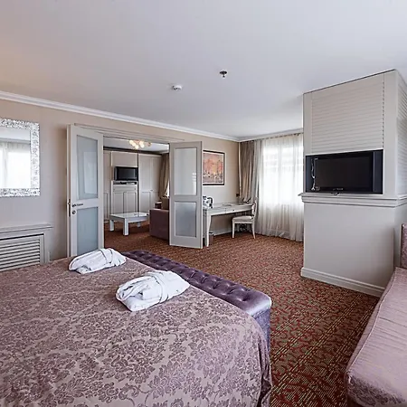 מלון Dream Hill Business Deluxe 4*