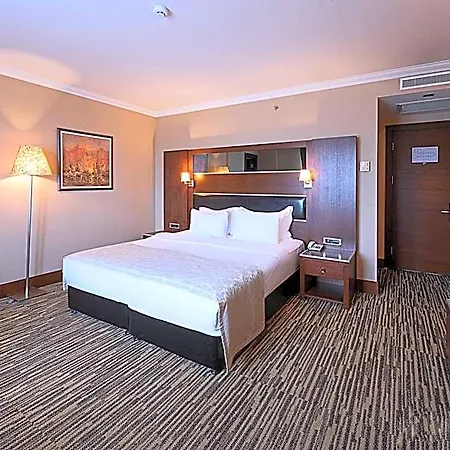 Dream Hill Business Deluxe Otel
