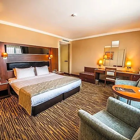 Dream Hill Business Deluxe Otel