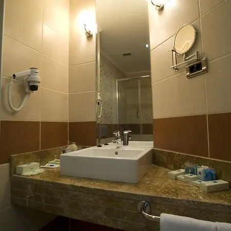 Dream Hill Business Deluxe Hotell 4*