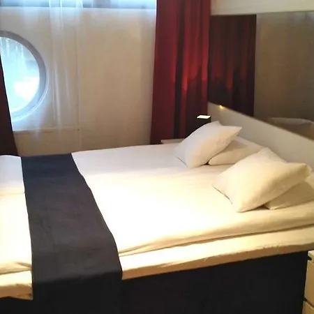 מלון Dream Hill Business Deluxe 4*